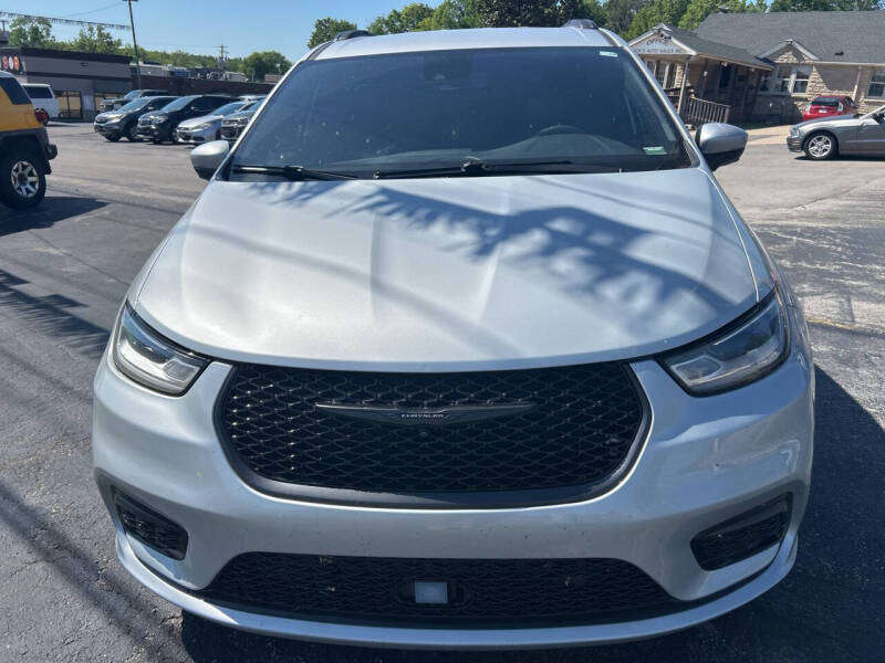 2023 Chrysler Pacifica Touring L