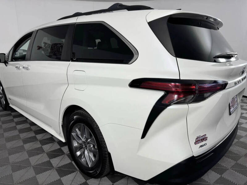 2021 Toyota Sienna XLE 7-Passenger