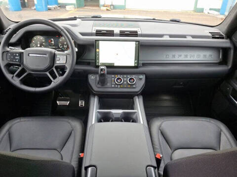 2025 Land Rover Defender 130 V8 P500