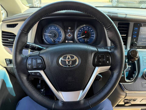 2017 Toyota Sienna XLE 7-Passenger