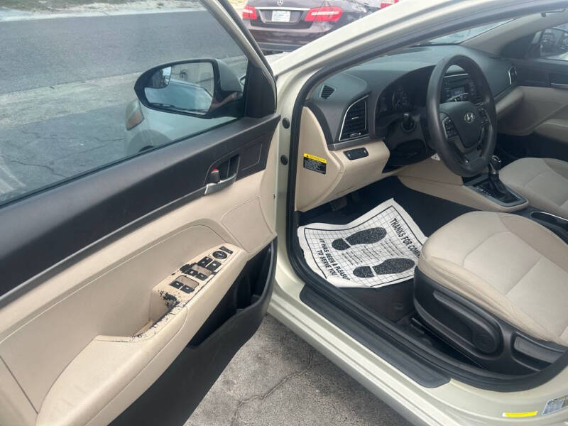 2017 Hyundai Elantra