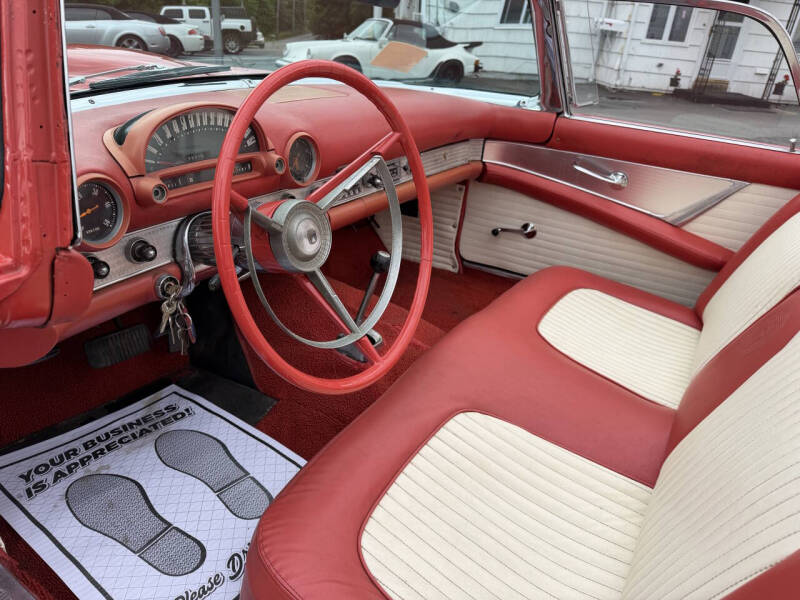 1956 Ford Thunderbird