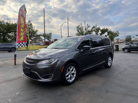 2017 Chrysler Pacifica Touring-L Plus