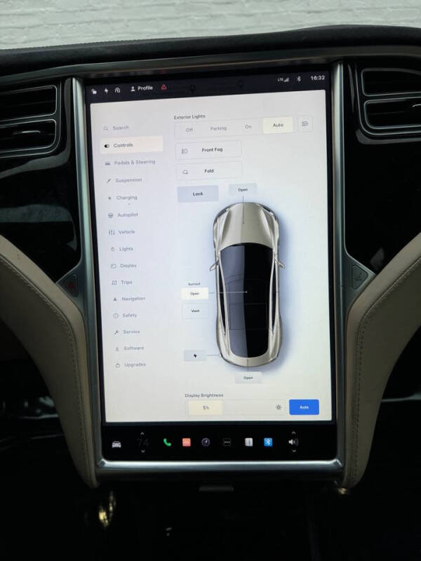 2015 Tesla Model S 85D