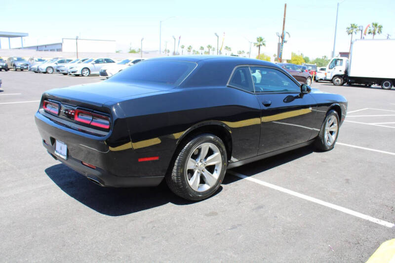 2017 Dodge Challenger SXT