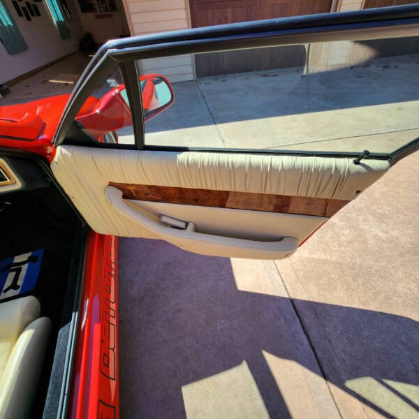 1993 De Tomaso Pantera
