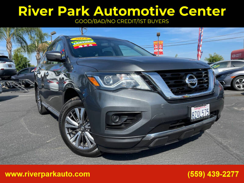 2018 Nissan Pathfinder for sale at River Park Automotive Center in Fresno CA