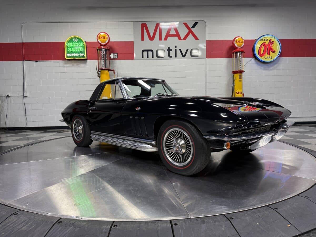 1966 Chevrolet Corvette 33