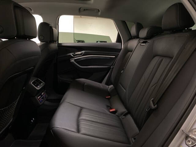 2023 Audi e-tron quattro Premium Plus