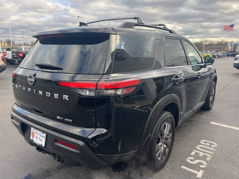 2023 Nissan Pathfinder SV