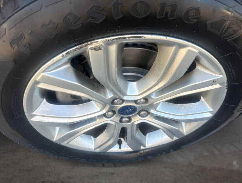 2020 Ford Edge Titanium