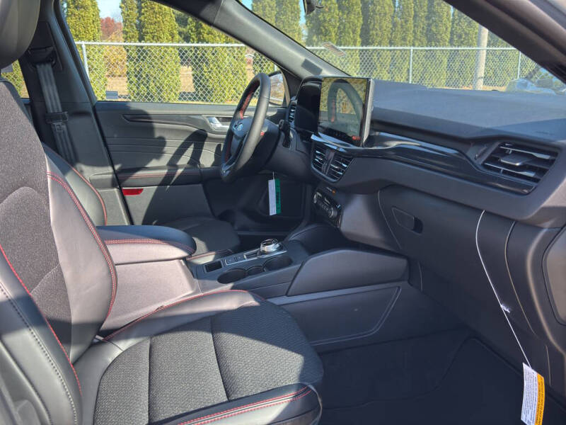 2026 Ford Escape Hybrid ST-Line Select