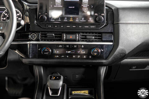 2023 Nissan Pathfinder SL