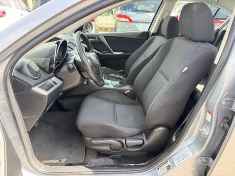 2011 Mazda MAZDA3 i Touring