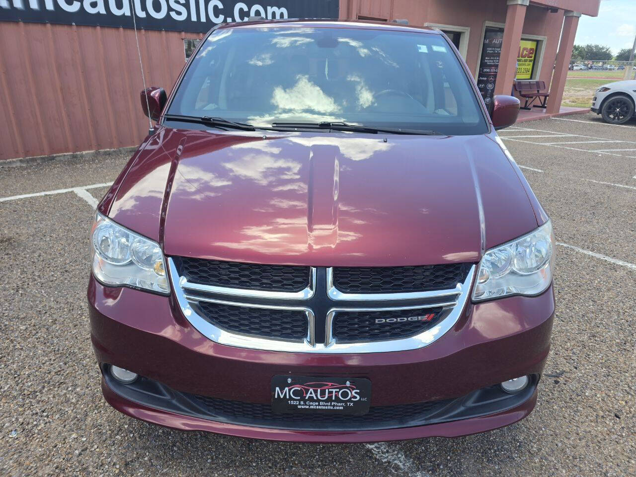 Red 2019 Dodge Grand Caravan SXT SXT 4dr Mini-Van 2