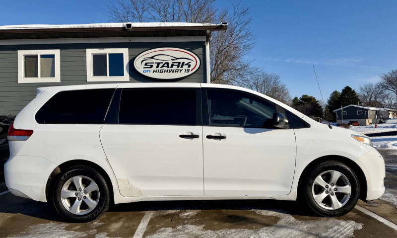 2014 Toyota Sienna L's photo