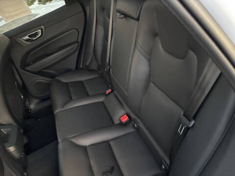 2025 Volvo XC60 B5 Core Dark Theme