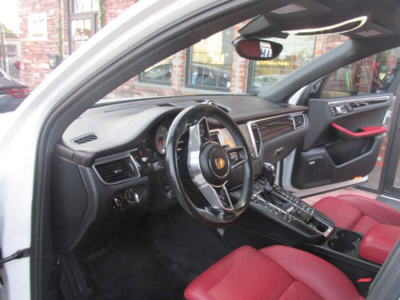 2017 Porsche Macan S