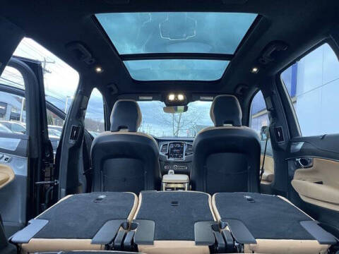 2023 Volvo XC90 Recharge T8 Ultimate Bright Theme 7P