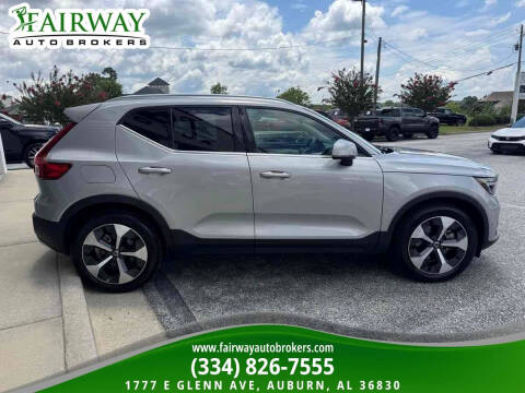2025 Volvo XC40 B5 Plus Bright Theme