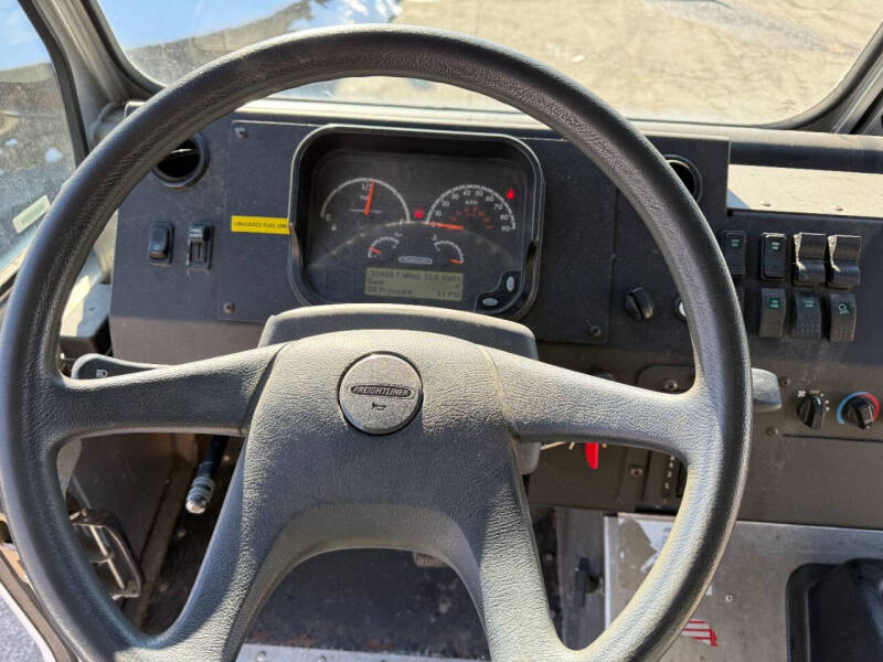 2020 Freightliner MT45 Chassis