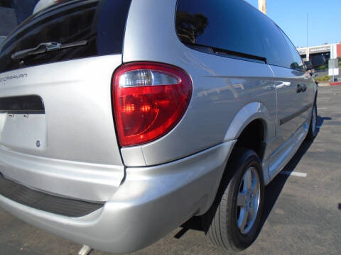 2005 Dodge Grand Caravan SE