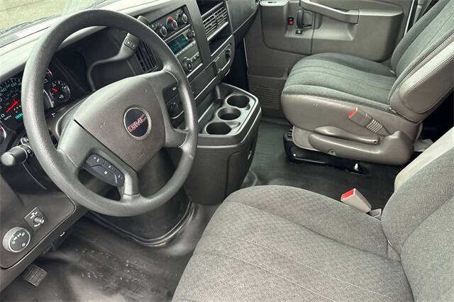 2023 GMC Savana 2500