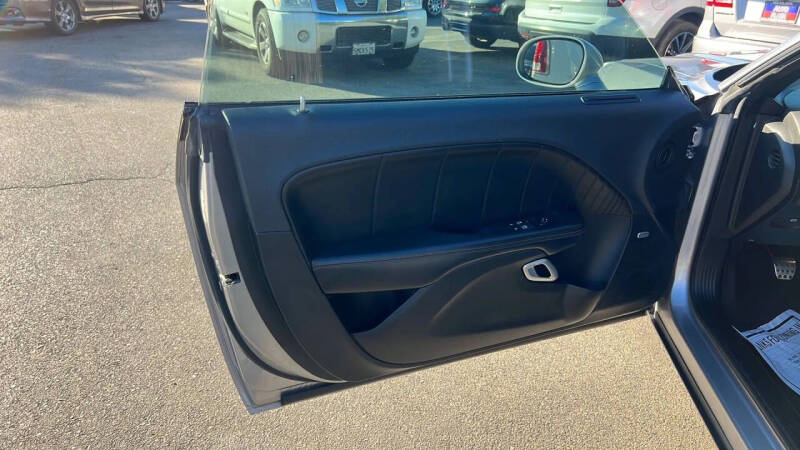 2015 Dodge Challenger R/T Plus Shaker