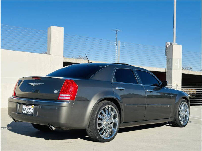 2008 Chrysler 300 C photo 4