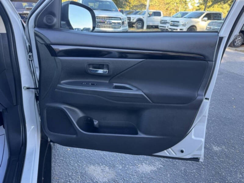 2020 Mitsubishi Outlander ES