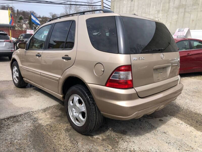 2002 Mercedes-Benz M-Class ML 320