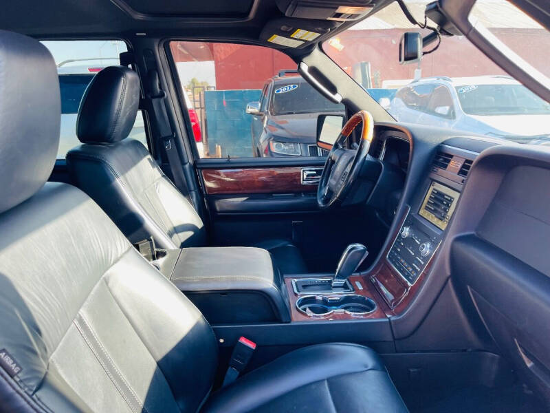 2017 Lincoln Navigator Select