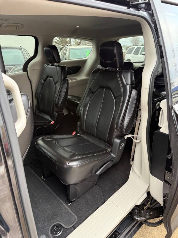 2020 Chrysler Voyager LXi