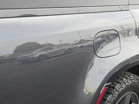 2023 Land Rover Defender 130 X-Dynamic SE