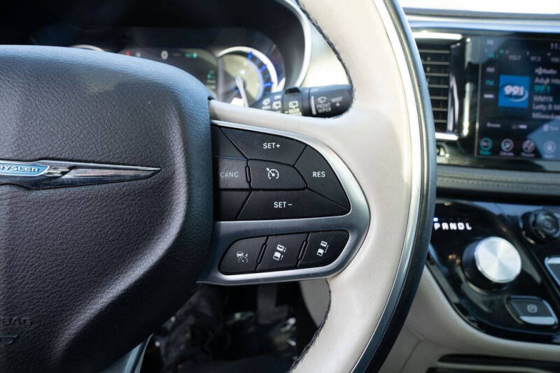 2018 Chrysler Pacifica Hybrid Limited