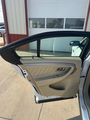 2016 Ford Taurus SEL