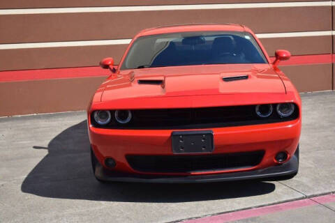 2016 Dodge Challenger SXT Plus