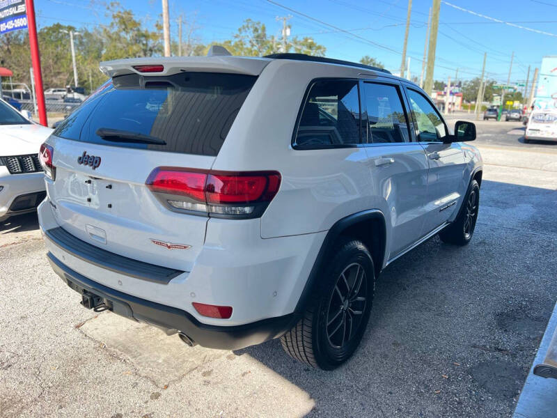 2017 Jeep Grand Cherokee Trailhawk photo 5