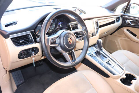 2017 Porsche Macan