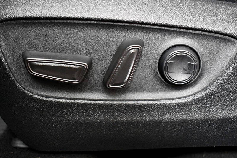 2020 Toyota Highlander Hybrid XLE