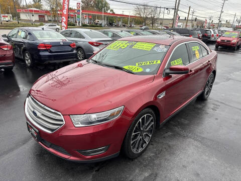 2018 Ford Taurus SEL