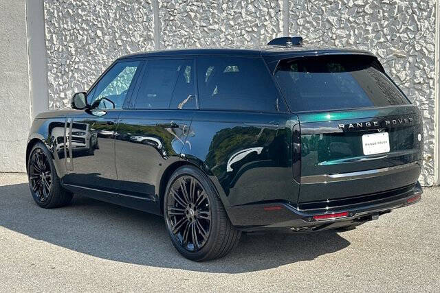 2025 Land Rover Range Rover P615 SV