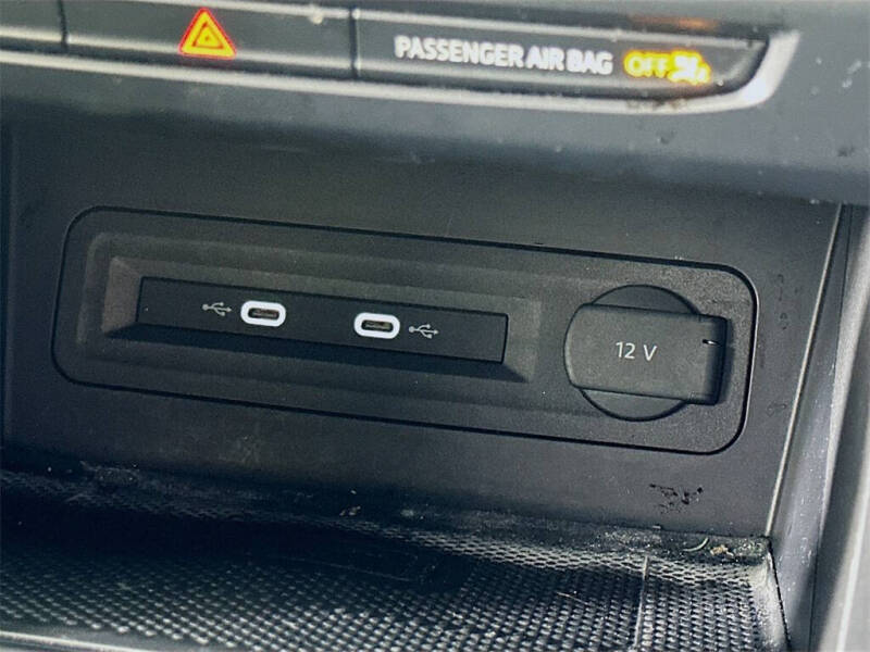 2021 Volkswagen Atlas Cross Sport V6 SE R-Line