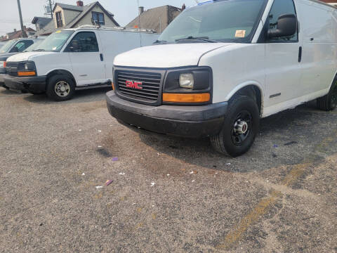 2006 GMC Savana for sale at The Bengal Auto Sales LLC in Hamtramck MI