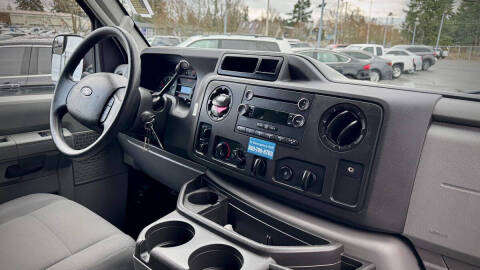 2013 Ford E-Series E-350 SD XLT