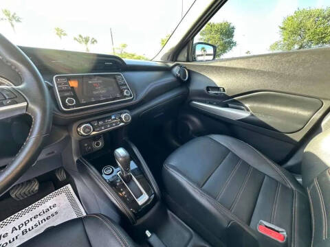 2020 Nissan Kicks SR