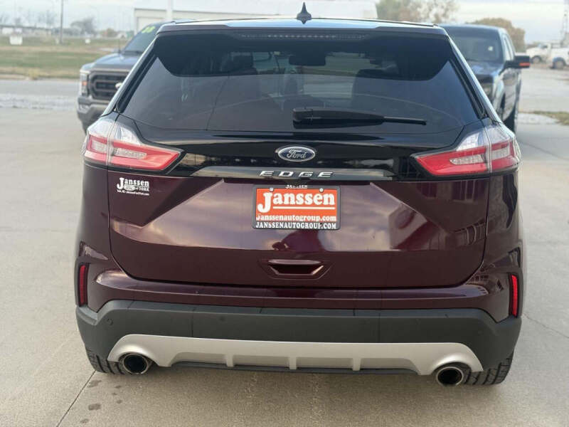 2024 Ford Edge Titanium