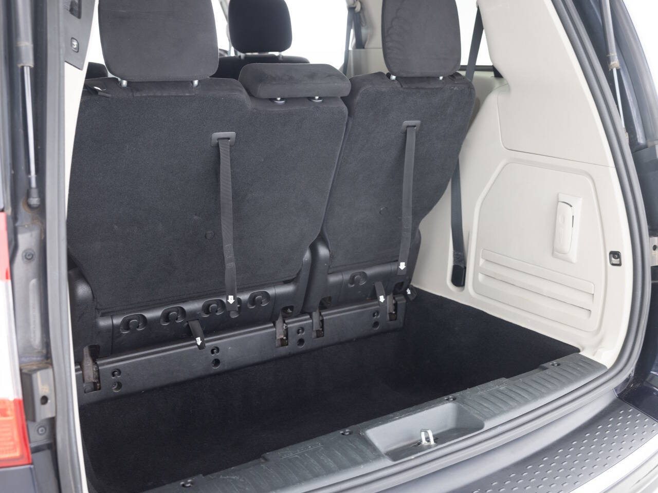 Used Car 2011 Chrysler Town And Country  Touring 4dr Mini Van For Sale Under $10,000 In Coal City, Illinois