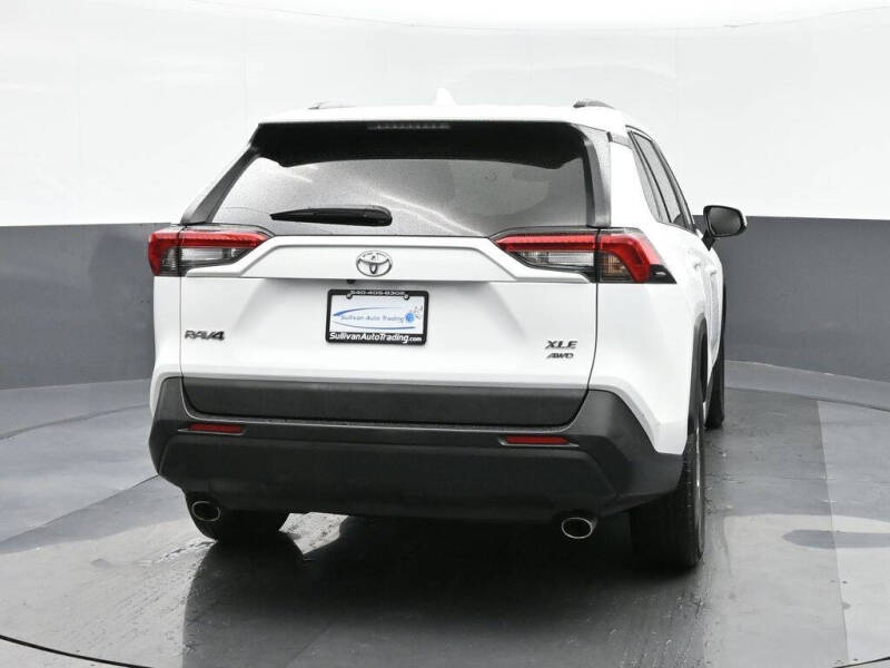 2022 Toyota RAV4 XLE