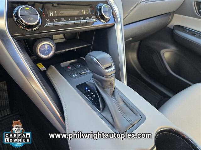 2022 Toyota Venza LE